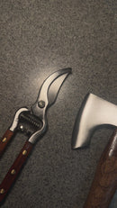 PACHET PROMO: Set 3 topoare forjate + foarfeca vie cu maner din lemn-2