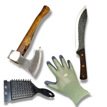 [PACHET PROMO] TOPOR SATAR 34 cm si Cutit Artizanal Forjat CURBAT + CADOU MANUSI SI PERIE DE GRATAR CU RACLETA