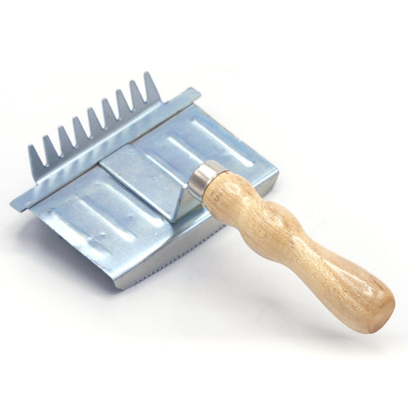 Tesala metalica cu maner din lemn